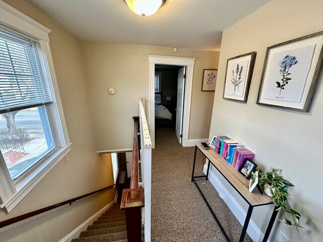 Building Photo - 156 Main St