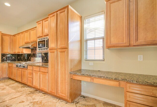 Building Photo - 9427 E Trailside View