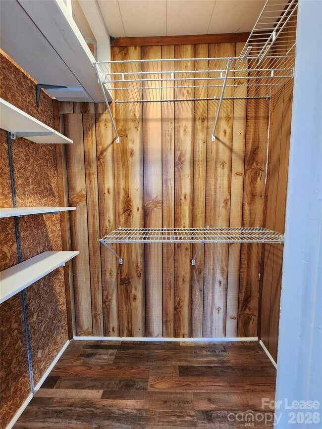 Building Photo - 127 Poplar St