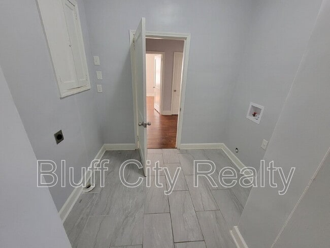 Building Photo - 925 N Trezevant St