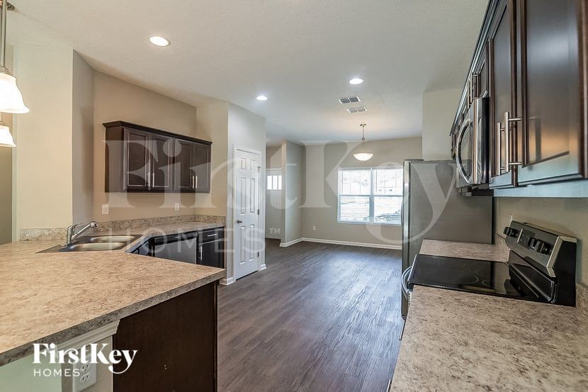 Building Photo - 1366 Sarahs Landing Dr