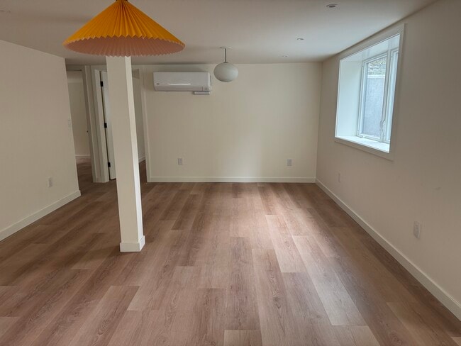 Building Photo - 2034 SE 28th Pl