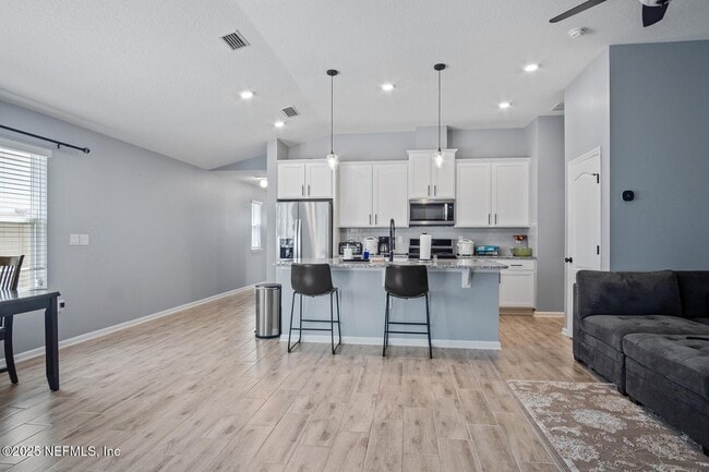 Building Photo - 11647 Pacific Dogwood Ct