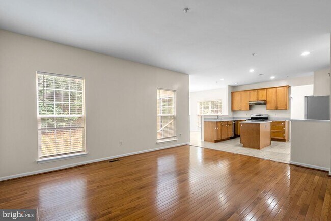Building Photo - 8913 Tonbridge Terrace