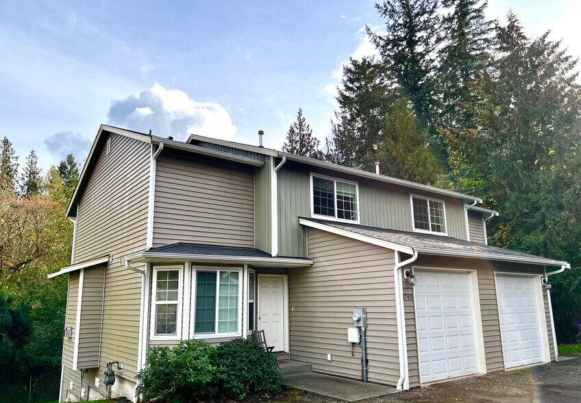 Private and Peaceful home backed by trees. - 1747 Vela Ln SW