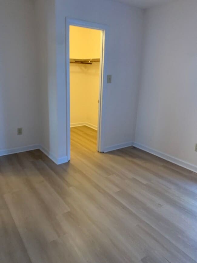 Building Photo - Great location off Millbrook near 70! 2 Bedroom ~2 bath~ pets negotiable! No HOA!