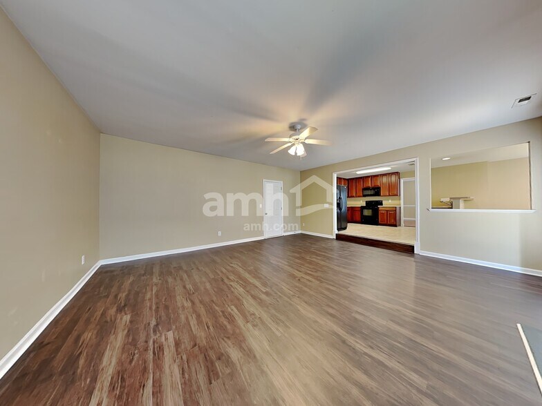 Building Photo - 1008 Golden Crest Dr