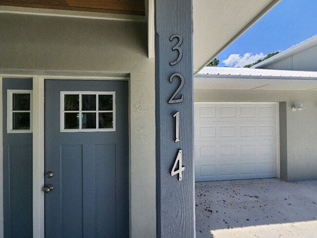 Building Photo - Brand New 2 Story Edgewater Duplex