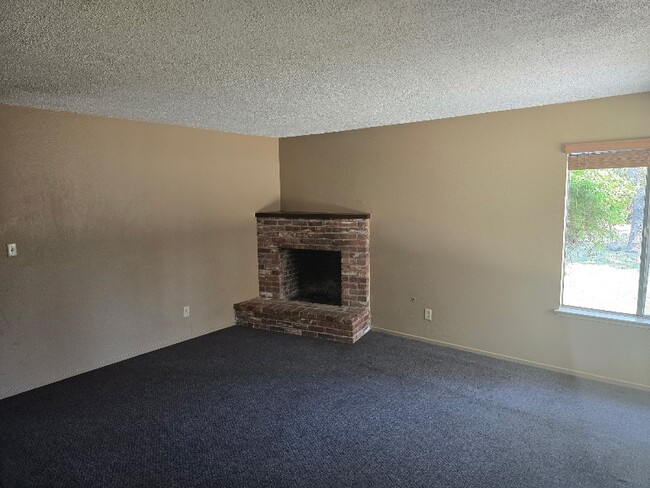 Building Photo - 240 N Bollinger St