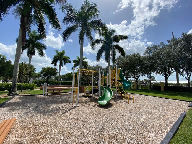 Building Photo - 7472 Bristol Cir