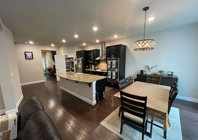 Building Photo - Bothell Home