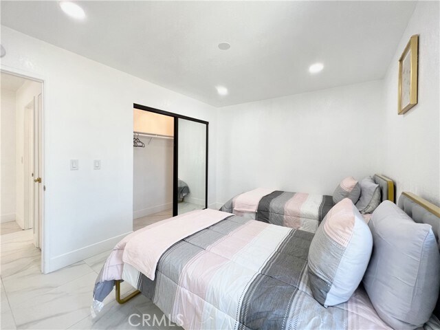 Building Photo - 445 E San Rafael Dr