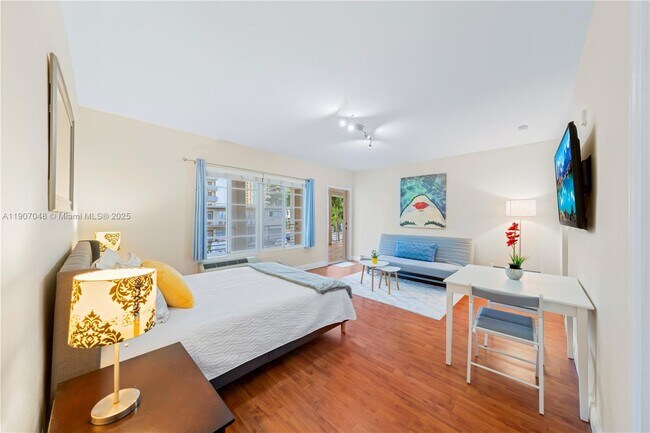 Building Photo - 1241 14th St