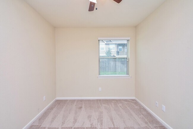 Building Photo - 23322 Del Rosso St