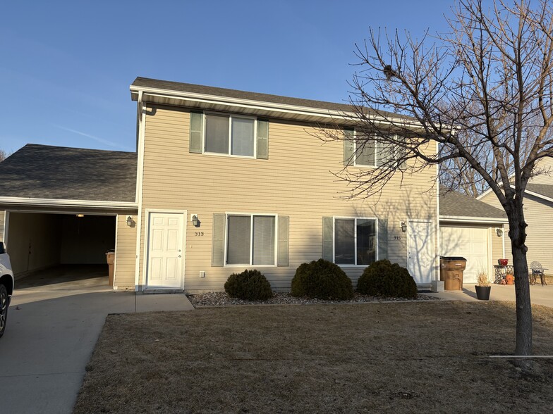 Building Photo - 806 Waldo St