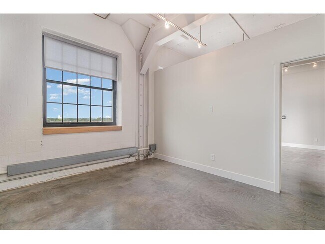 Building Photo - 730 Stinson Blvd NE
