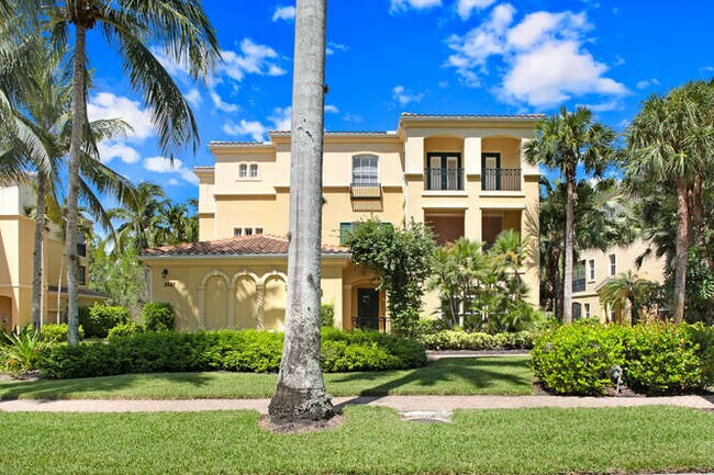 Building Photo - 2847 Tiburon Blvd E