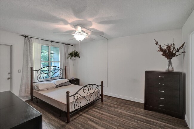 Building Photo - 4025 N Federal Hwy