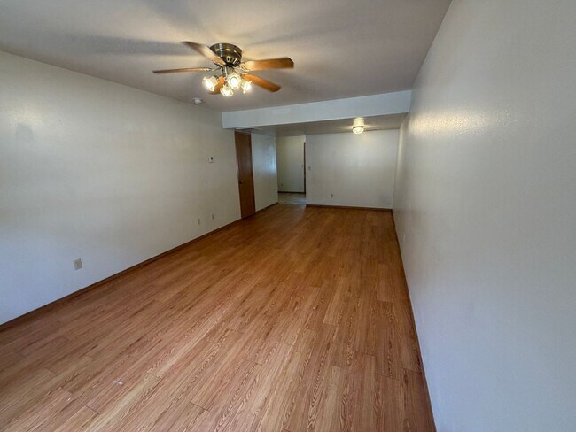 Building Photo - 20305 Skyview Dr
