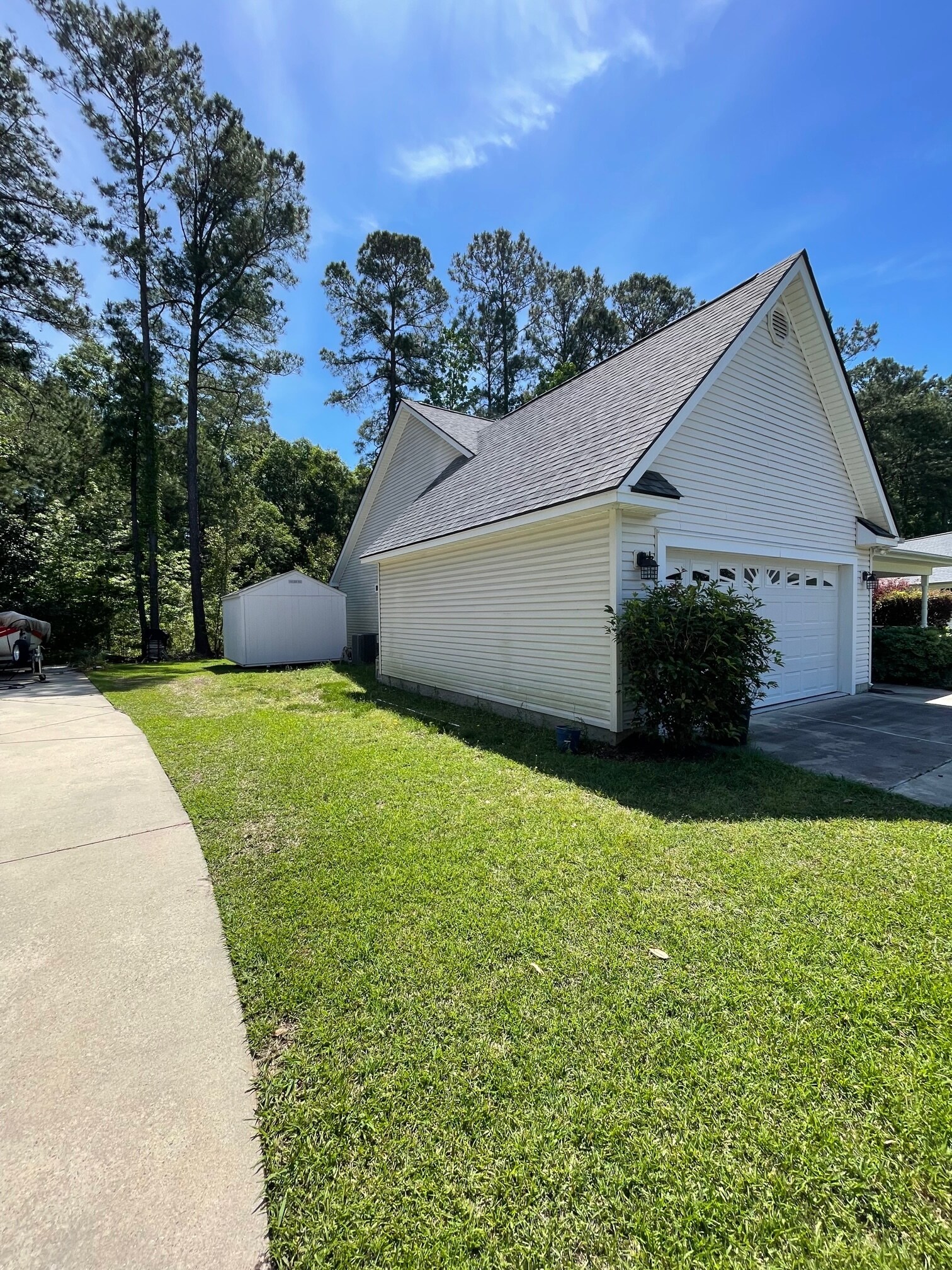 Building Photo - 412 Callie Dr