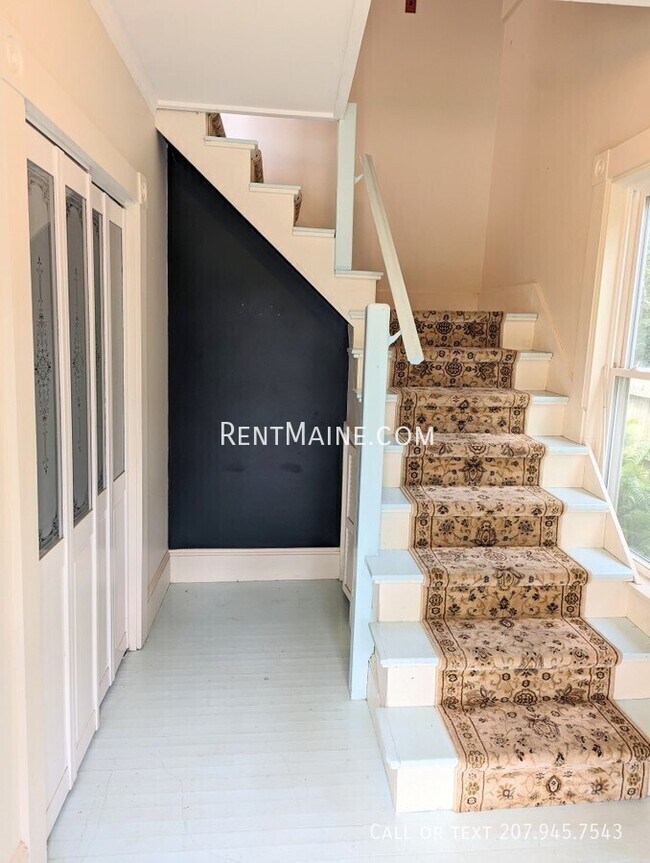 Building Photo - 54 Penobscot St