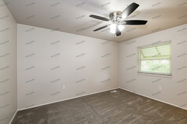 Building Photo - 1590 Bay Meadows Dr