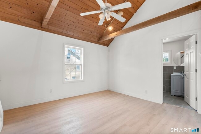 Building Photo - 64 Soundview Ave