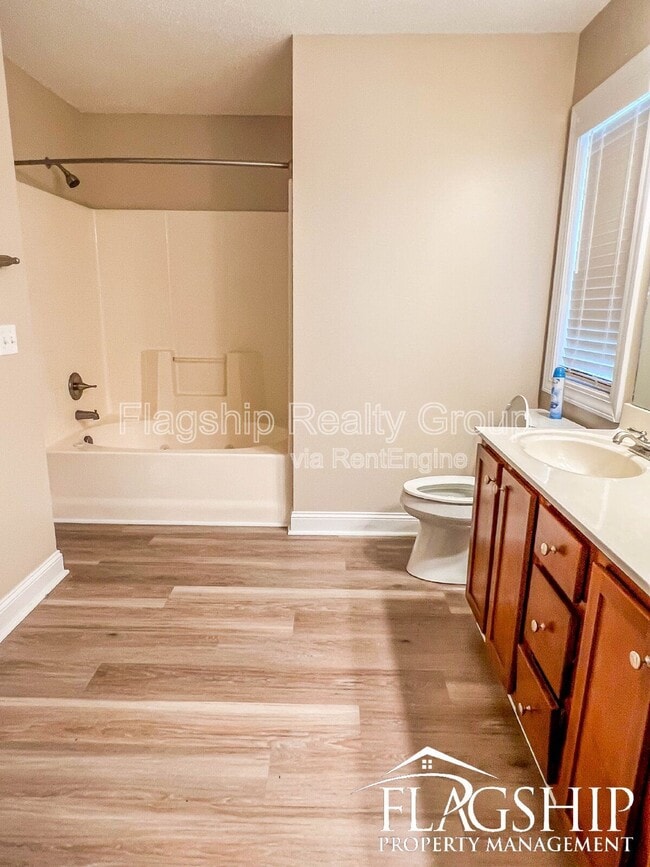 Building Photo - 2313 Sadler Dr