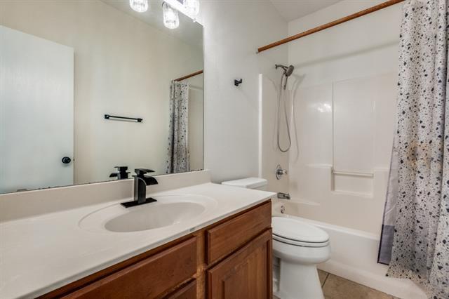 Building Photo - 1609 Santos Dr