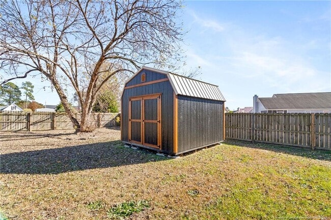 Building Photo - 106 Hawthorn Dr