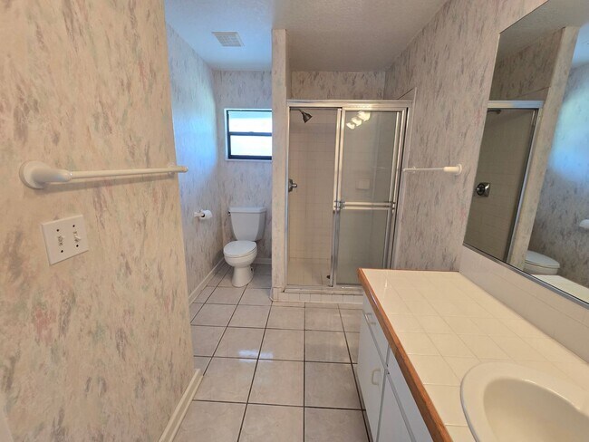 Building Photo - Rarely Available 3 bed/ 2 bath in Hidden River in Myakka