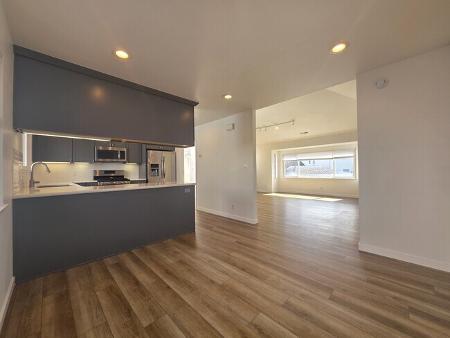 Building Photo - 627 F St