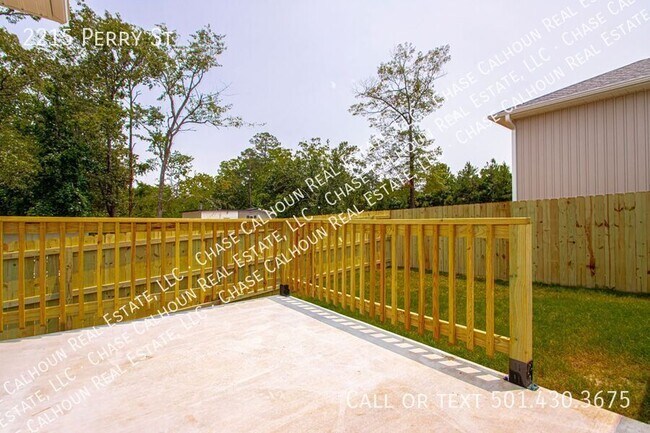 Building Photo - 2215 Perry St