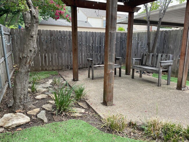 Building Photo - Available Now! Charming 2-Bedroom, 2-bath Landon Branch Townhome with Private Courtyard and Prime...