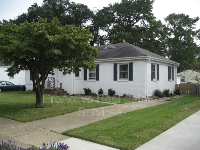 Building Photo - 725-B Carolina Avenue