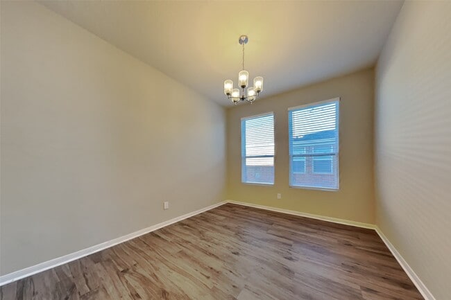 Building Photo - 2411 Lofty Falls Ct