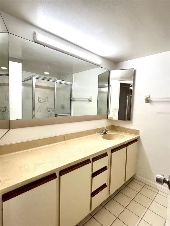 Building Photo - 5268 Coral Ct