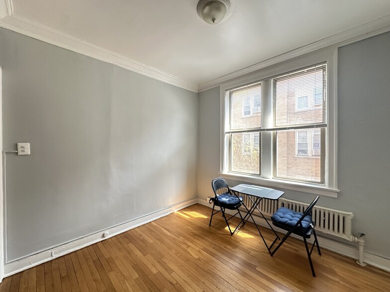 Building Photo - 1361 W Estes Ave