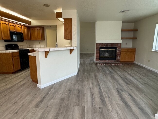 Building Photo - Antelope home