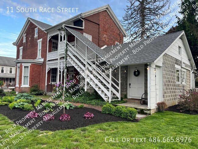 Building Photo - 11 S Race St