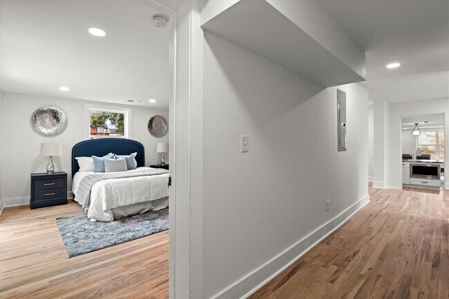 Building Photo - 1552 N Ellington St SE