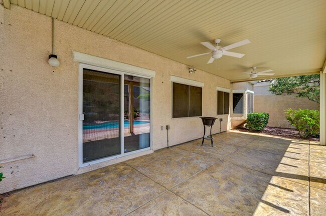 Building Photo - Beautiful 3 Bedroom Single Story Home in A...