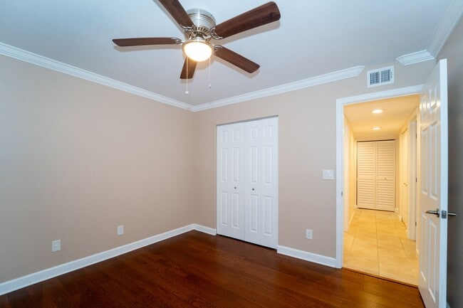 Building Photo - 2BR/2BA Condo in the Desirable Conquistador