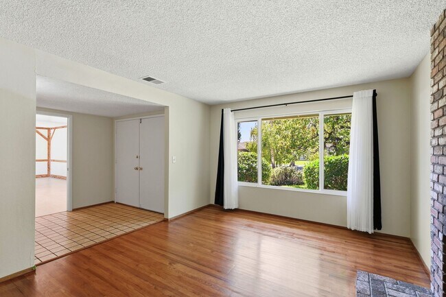 Building Photo - 5880 Taormino Ave