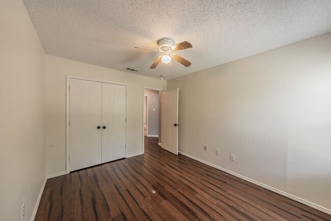 Building Photo - Spacious single-story 4-bedroom, 2-bath home in Arlington, Mansfield ISD
