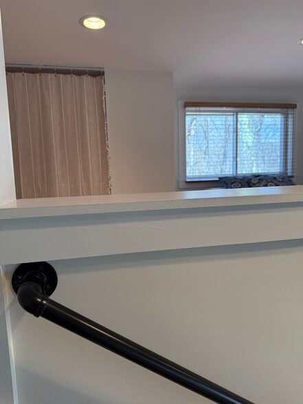 Building Photo - 30 Smith Bridge Rd