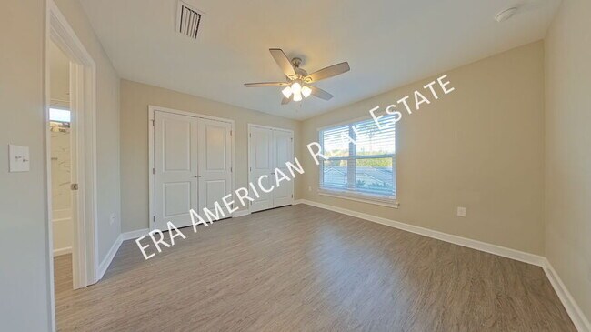 Building Photo - 2 Arabelle Cv