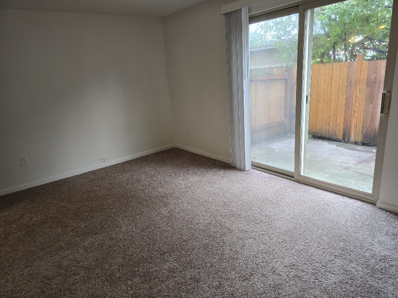 Building Photo - 409 E 34th St