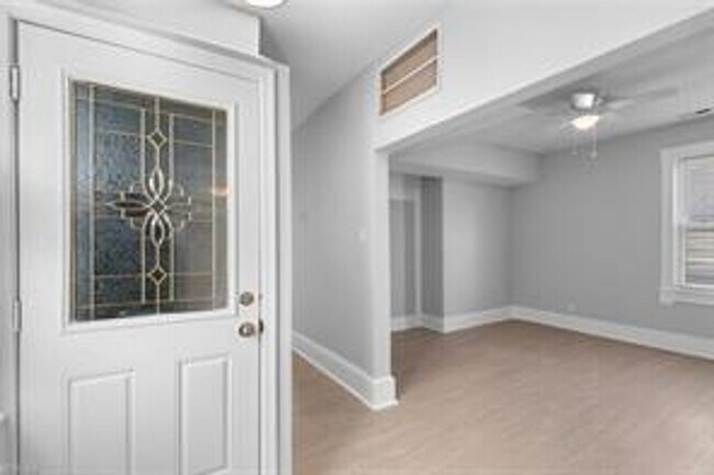 Building Photo - 653 29th St