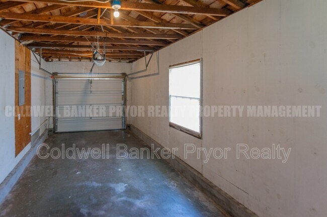 Building Photo - 4890 College Dr E